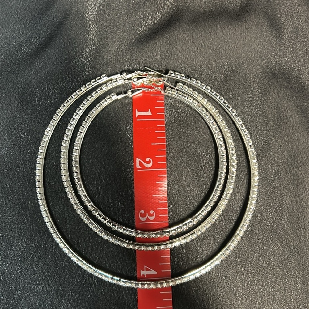 Elegant faux diamond Hoop Earrings - Picture 9 of 10